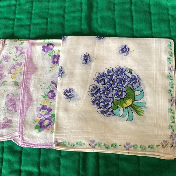 Set of  four ladies vintage floral handkerchieves, wh, purp, & yel.  $18 - Picture 3 of 7